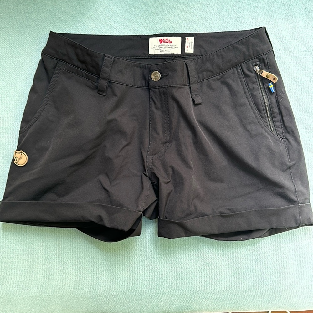 Fjällräven~ Abisko Stretch Shorts